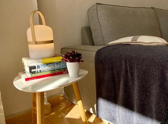 アパート Estudio Soleado Y Bien Ubicado フエンヒロラ