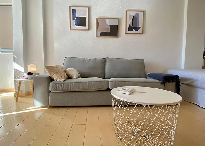 Estudio Soleado Y Bien Ubicado アパート フエンヒロラ