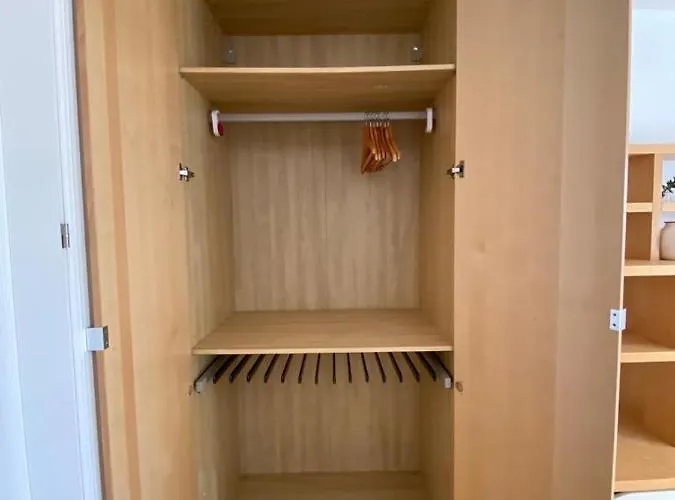 アパート Estudio Soleado Y Bien Ubicado フエンヒロラ